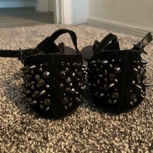 NEW Steve Madden Stud/Spike Sandal
